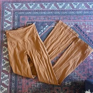 Lululemon Groove Super-High-Rise Flared Pant size 4